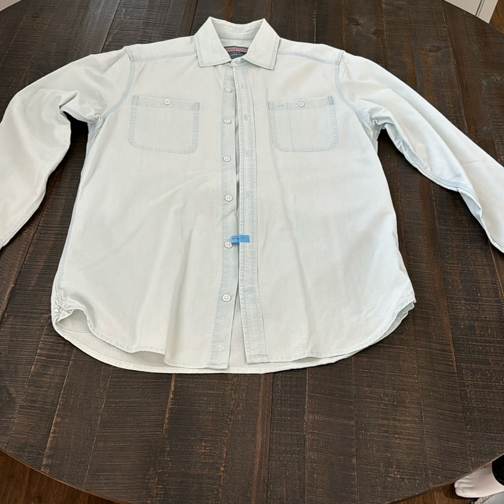 Vineyard vines mens small light denim button downn